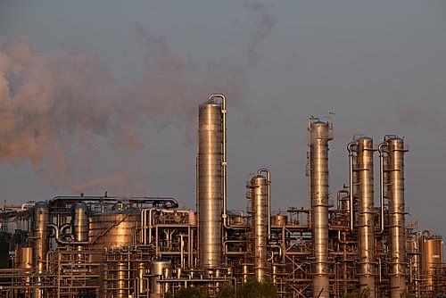 pipelines from the petrochemical industry in the Rotterdam Port area.