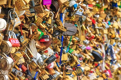 Slotjes aan de Pont de l'Archevêché in Parijs