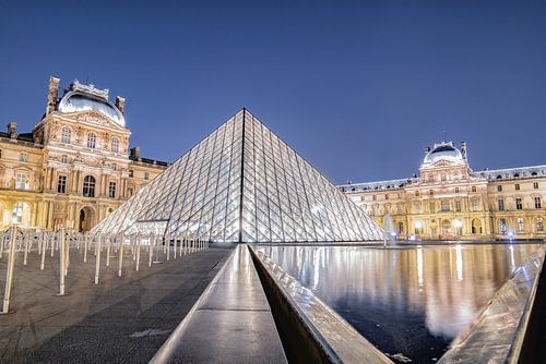 glass pyramid of the Louvre, Paris
