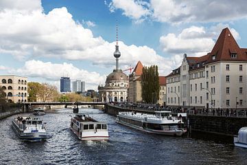 Excursion boats on the Berlin Spree