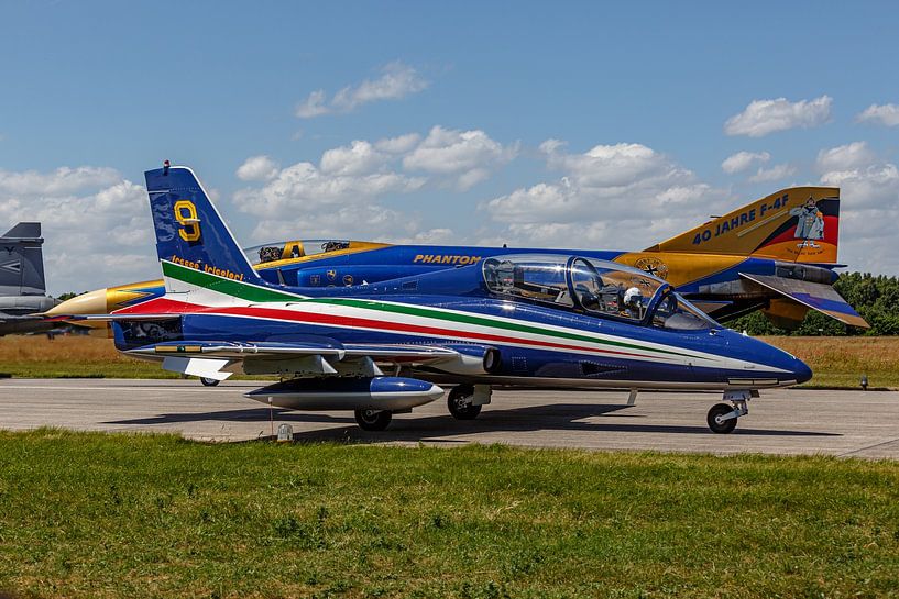 Frecce Tricolori #9 taxies to the runway. by Jaap van den Berg