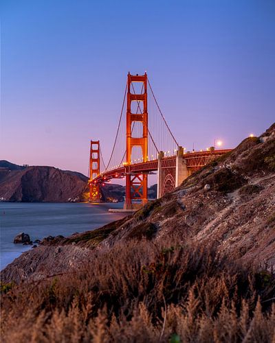 Golden Gate bij schemering, San Francisco, VS