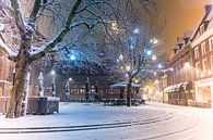 Winters Zwolle in de avond met sneeuw en kerstversiering van Sjoerd van der Wal thumbnail
