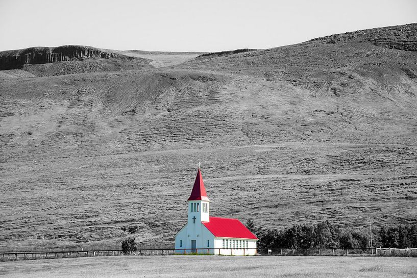 roodwit houten kerk, IJsland van Jan Fritz