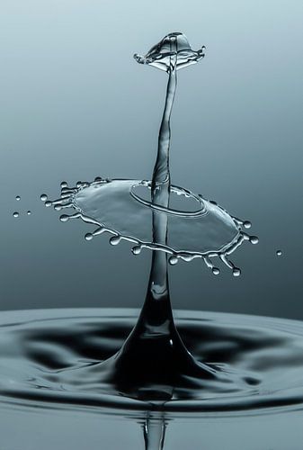 Liquid statue