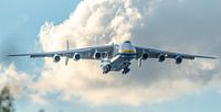 Es ist so groß! Die Antonov 225 kommt! Ein beeindruckendes Flugzeug, das Sie gesehen haben müssen. von Jaap van den Berg Miniaturansicht