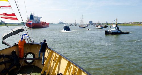 Vlootschouw op de Nieuwe Waterweg bij Maassluis