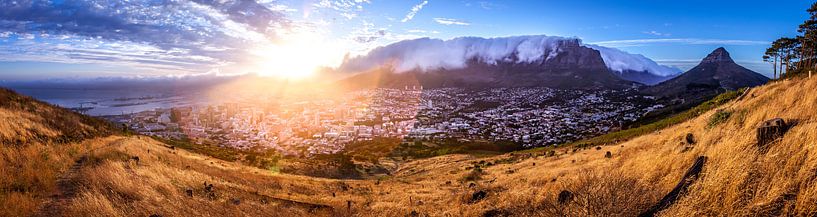Kapstadt Tafelberg bei Sonnenaufgang von Ferdy Korpershoek