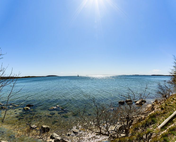 Segelschiff vor der Insel Vilm, Lauterbach auf Rügen von GH Foto & Artdesign