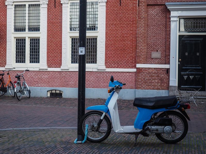 Scooter dans le vieux centre d'Utrecht par Jelco Heringa