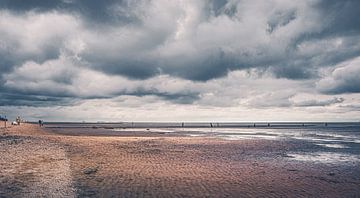 Beach of Cuxhaven at the German North Sea coast.  Photo at low tide with ball beacon and breakwater by Jakob Baranowski - Photography - Video - Photoshop