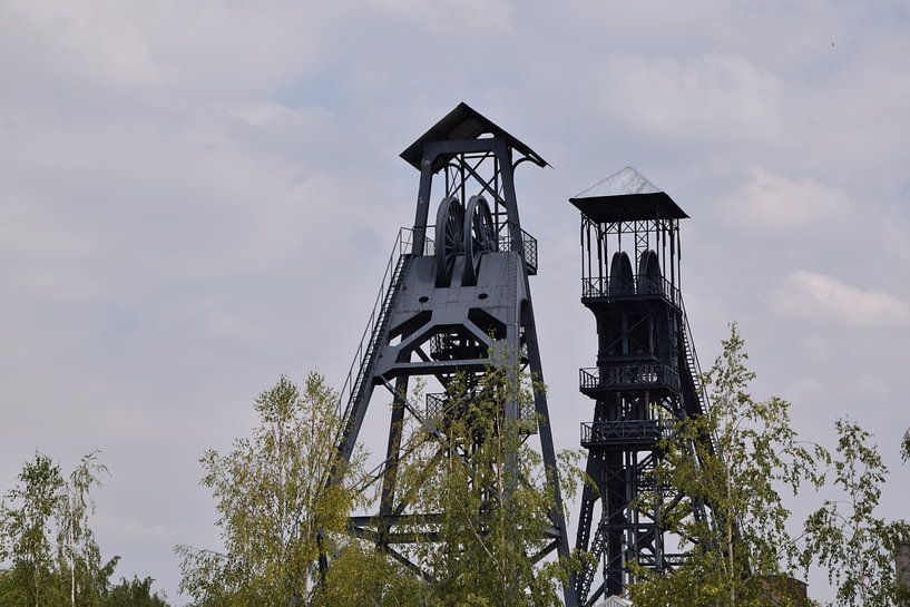 alte Bergbauaufzüge des Bois du Cazier in Charleroi von Robin Verhoef