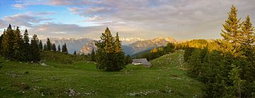 Panorama van de Chiemgauer Alpen bij zonsopgang van Christian Peters