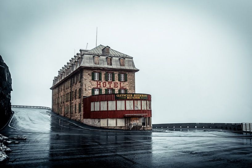Abandoned hotel Belvedere by Gig-Pic by Sander van den Berg