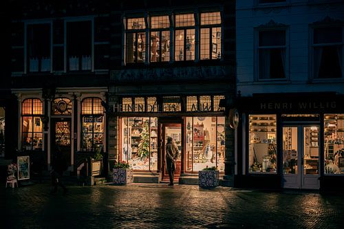 Magical shopping windows