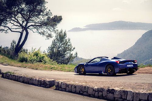 Ferrari 458 Aperta in de bergen bij Monaco