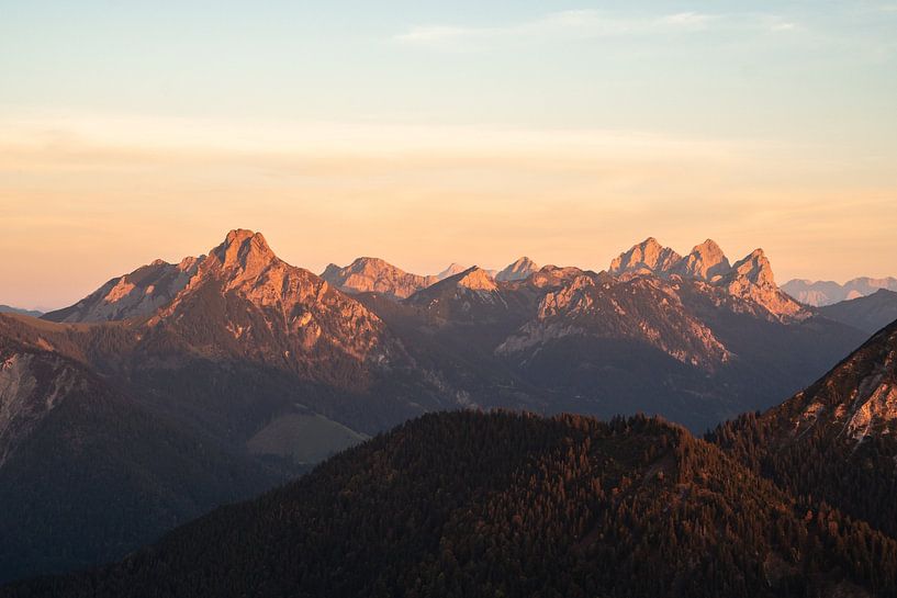 Aggenstein, Gimpel, Rote Flüh and Köllenspitze at sunset by Leo Schindzielorz