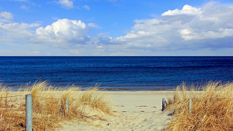 Beach access in March by Ostsee Bilder
