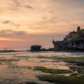 Coucher de soleil à Tanah Lot sur Bali sur Sven Hulsman