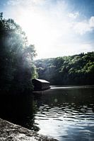 Abgelegenes Bootshaus: Sonniges Haus am See