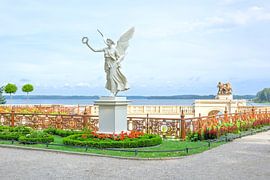 Wächterin über dem stillen See von Johann Pavelka