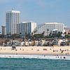 Santa Monica Beach Los Angeles USA - vue de la plage depuis la jetée sur Marianne van der Zee