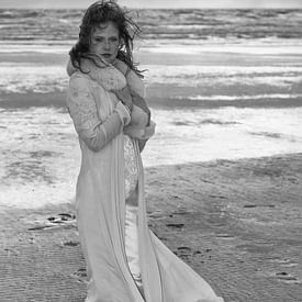 Bruid op het strand van Edwin Walstra