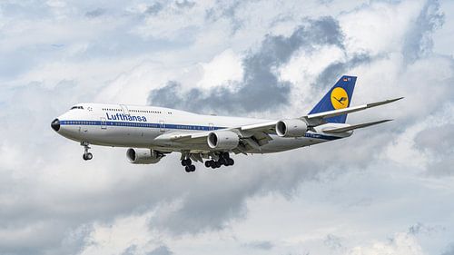Nostalgie ! Boeing 747-8 de Lufthansa en livrée rétro.