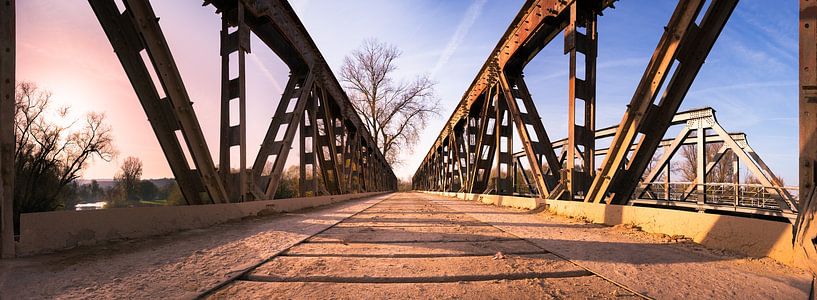Panoramic view of the bridge over the Main River by Raphotography