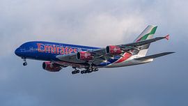 Emirates Airbus A380 in NBA-Lackierung. von Jaap van den Berg