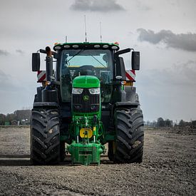 Tracteur vert résistant sur Patrick Verhoef