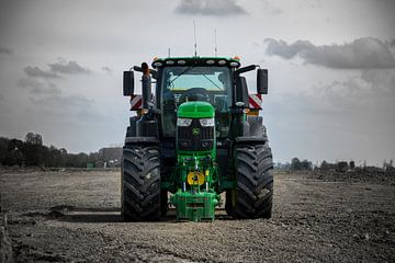 Robuster grüner Traktor von Patrick Verhoef