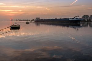 Gierpont met binnenvaartschip von Moetwil en van Dijk - Fotografie