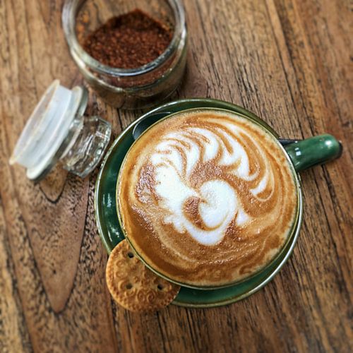 Tasse de café à Bali sur Raymond Wijngaard