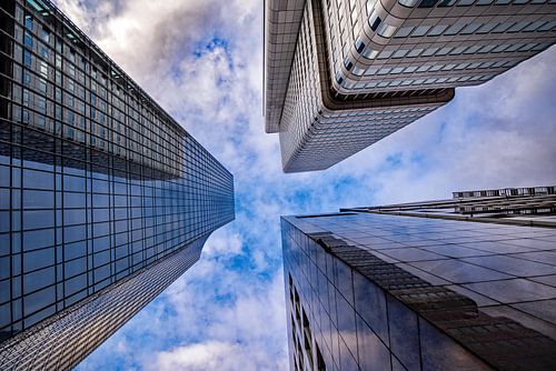 Trio dans le quartier de la gare