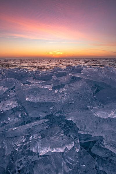 Zerkleinern von Eis. von Corné Ouwehand