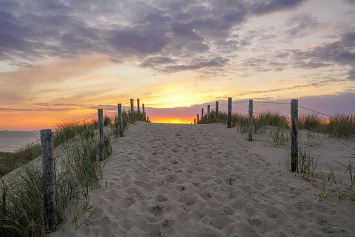 Strandopgang aan zee