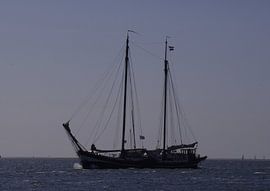 zeilschip bij Terschelling by Ad Steenbergen