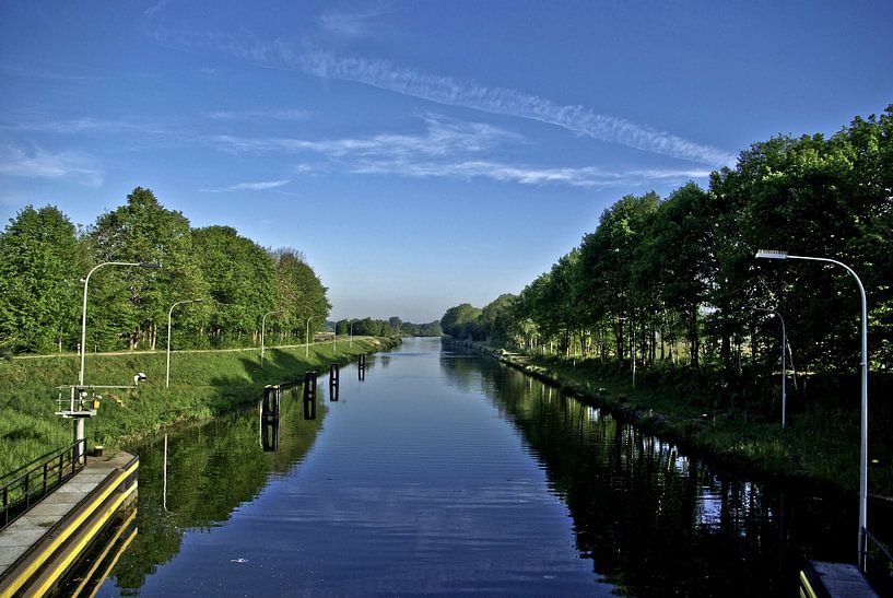The Wallenhorst canal lock by Norbert Sülzner