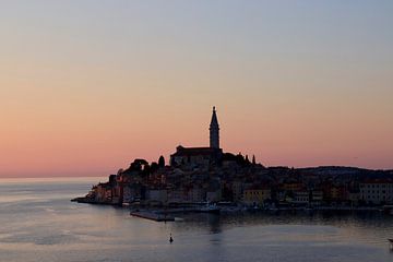 Die bunte Stadt Rovinj von Nina Rotim