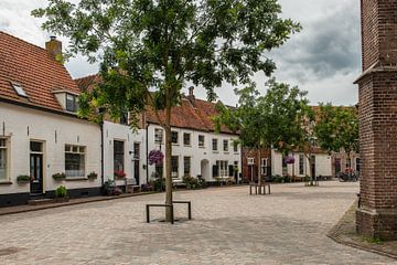 Pitoresk straatje in Hattem op een zomerse dag van Elles Rijsdijk