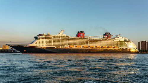 Le paquebot Disney Dream à Rotterdam.