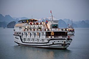 Dschunke in der Halong-Bucht (Vietnam)
