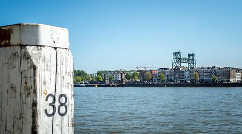 Onder de adem van de Maas.