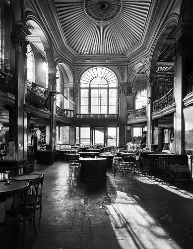 Lost Places koffiebar met twee verdiepingen