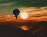 Heißluftballon fahrt über das Meer im Sonnenuntergang von Jan Keteleer Miniaturansicht