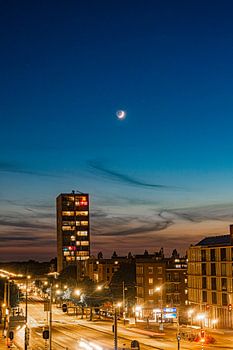 Zonsondergang met maan