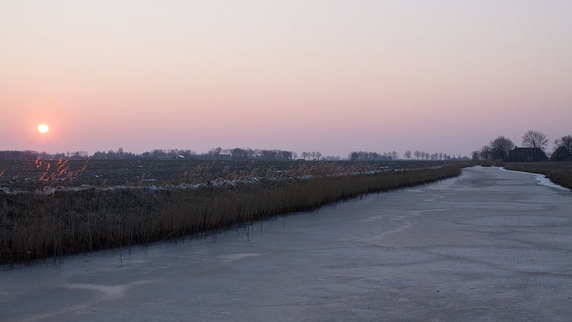 Zonsopopkomst tijdens een koude ochtend by Neno Plat
