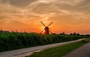 Kinderdijk Sonnenuntergang von Gea Gaetani d'Aragona