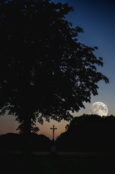 Full moon over Gievenbeck by Thorsten Wind